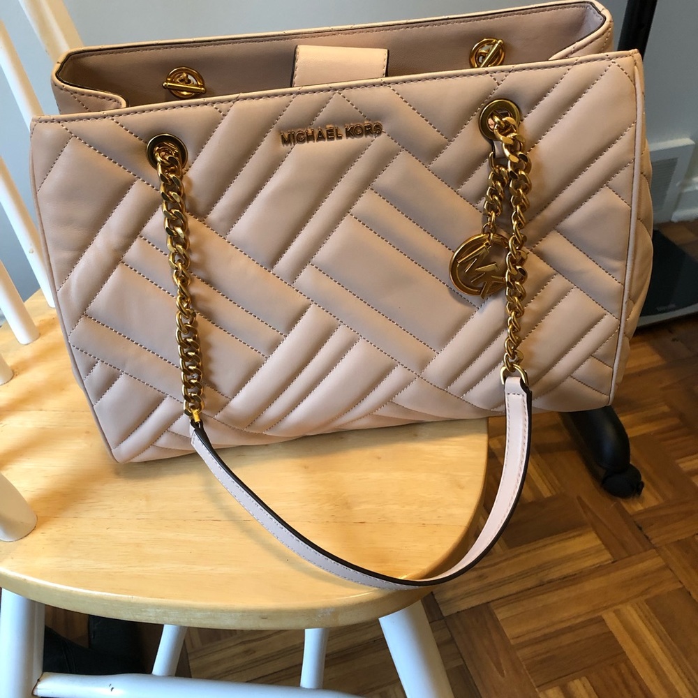 New Michael Kors Purse